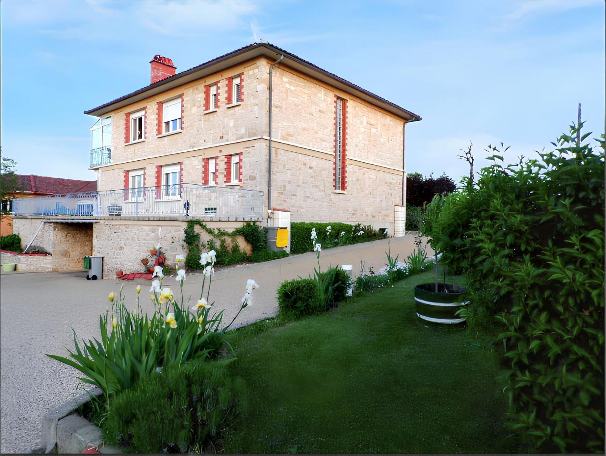 Apartment A Avec Jardin Et Terrasse 110 M² *